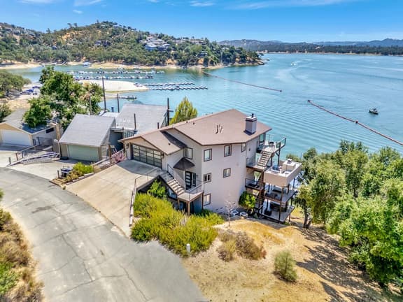 Wander Lake Nacimiento | Private Dock & Wine Country